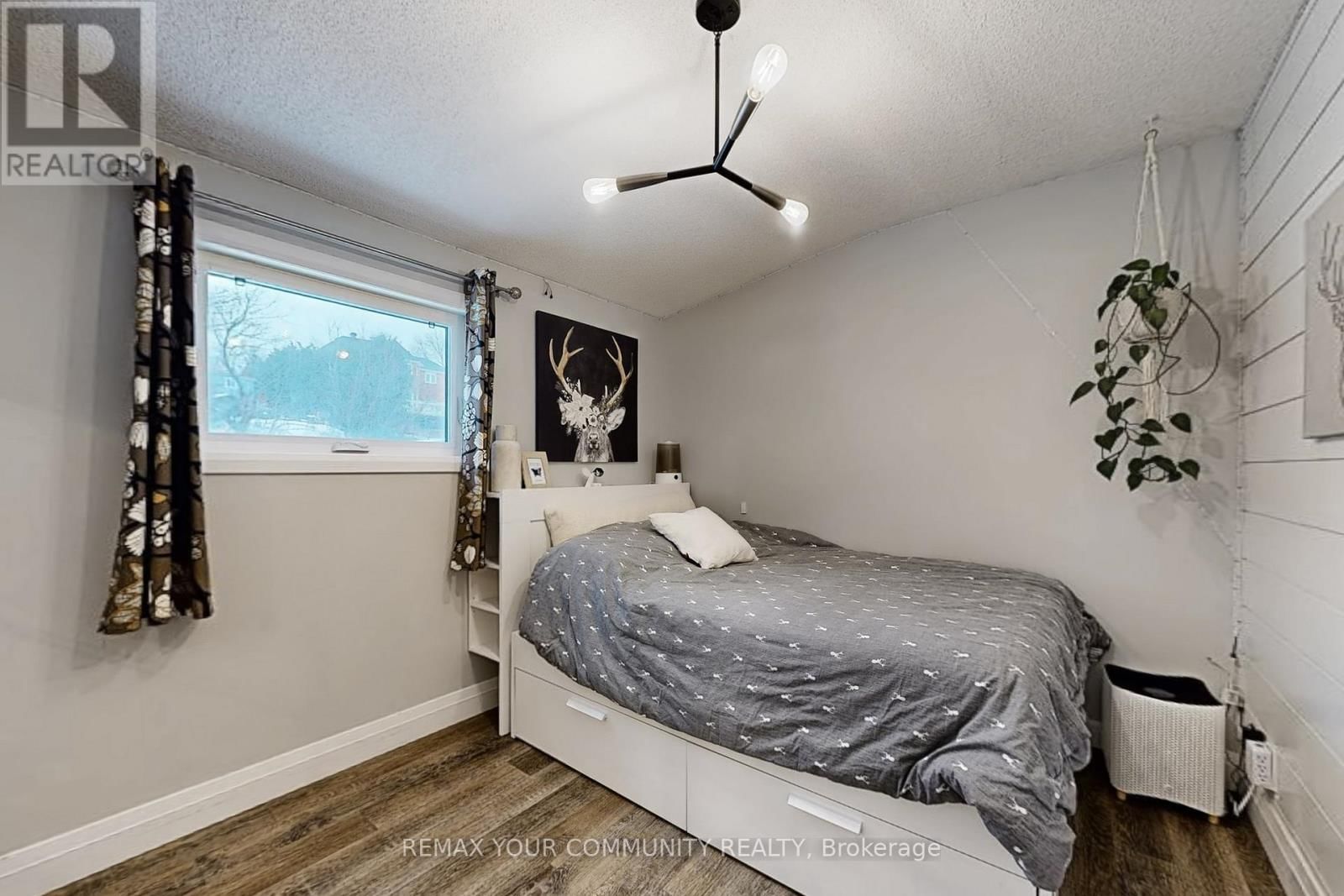 8 VICTOR DRIVE Image 18