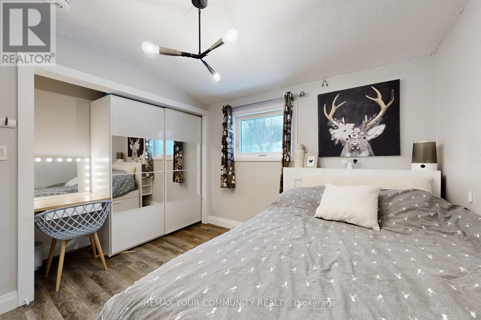 8 VICTOR DRIVE Image 19