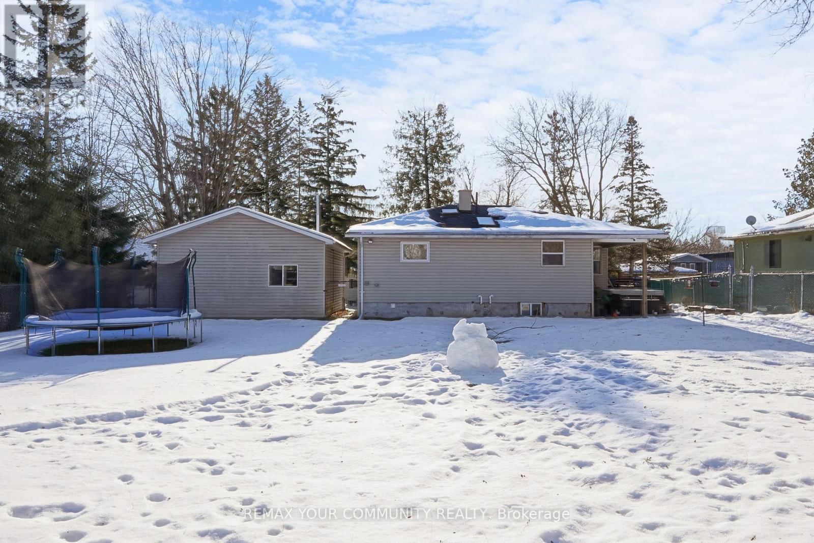 8 VICTOR DRIVE Image 31