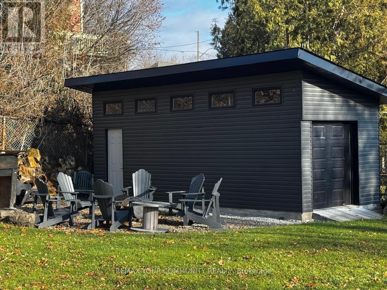 8 VICTOR DRIVE Image 35