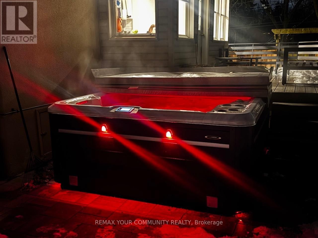 8 VICTOR DRIVE Image 40