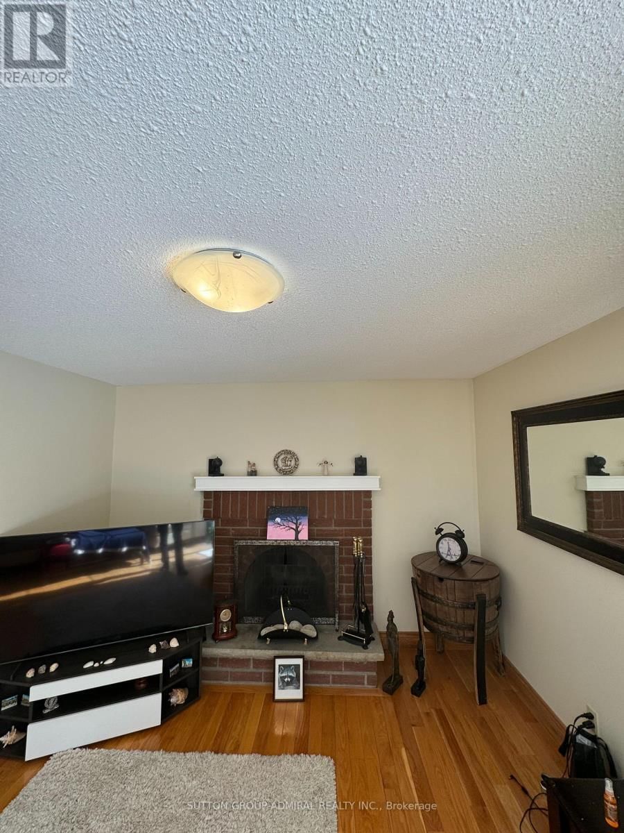 271 WELDRICK ROAD Image 32