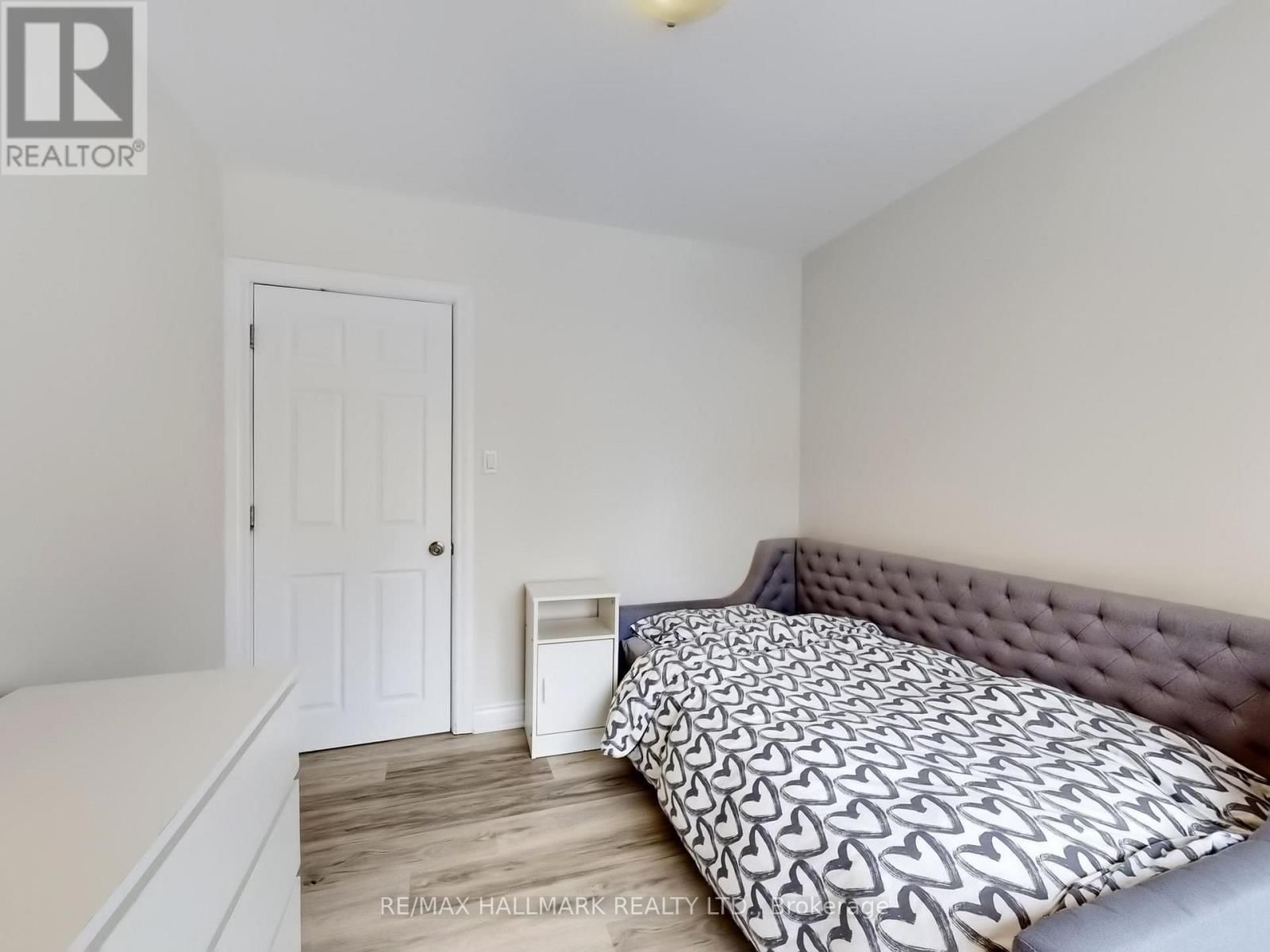 79 CARTIER CRESCENT Image 13