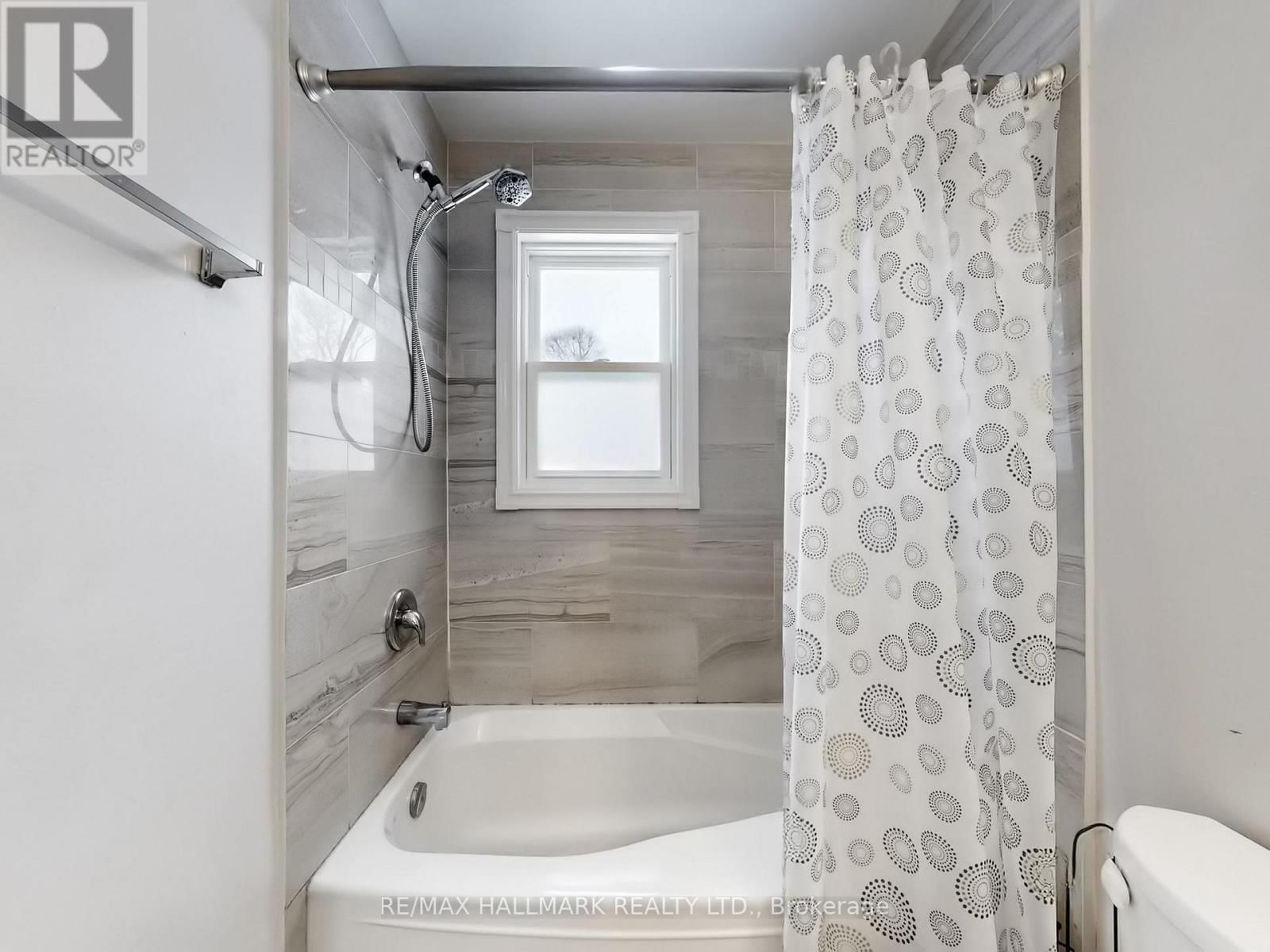 79 CARTIER CRESCENT Image 15