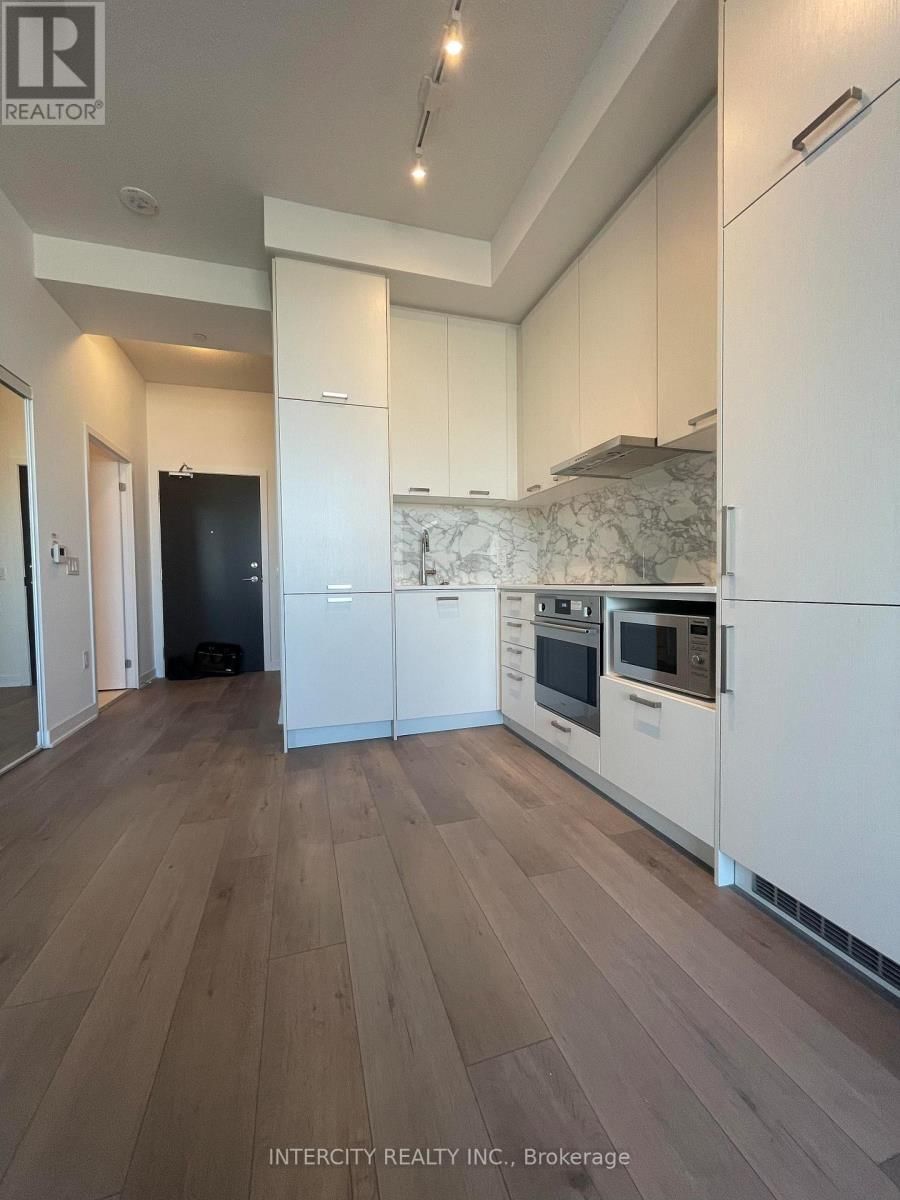 1215 - 10 HONEYCRISP CRESCENT Image 5