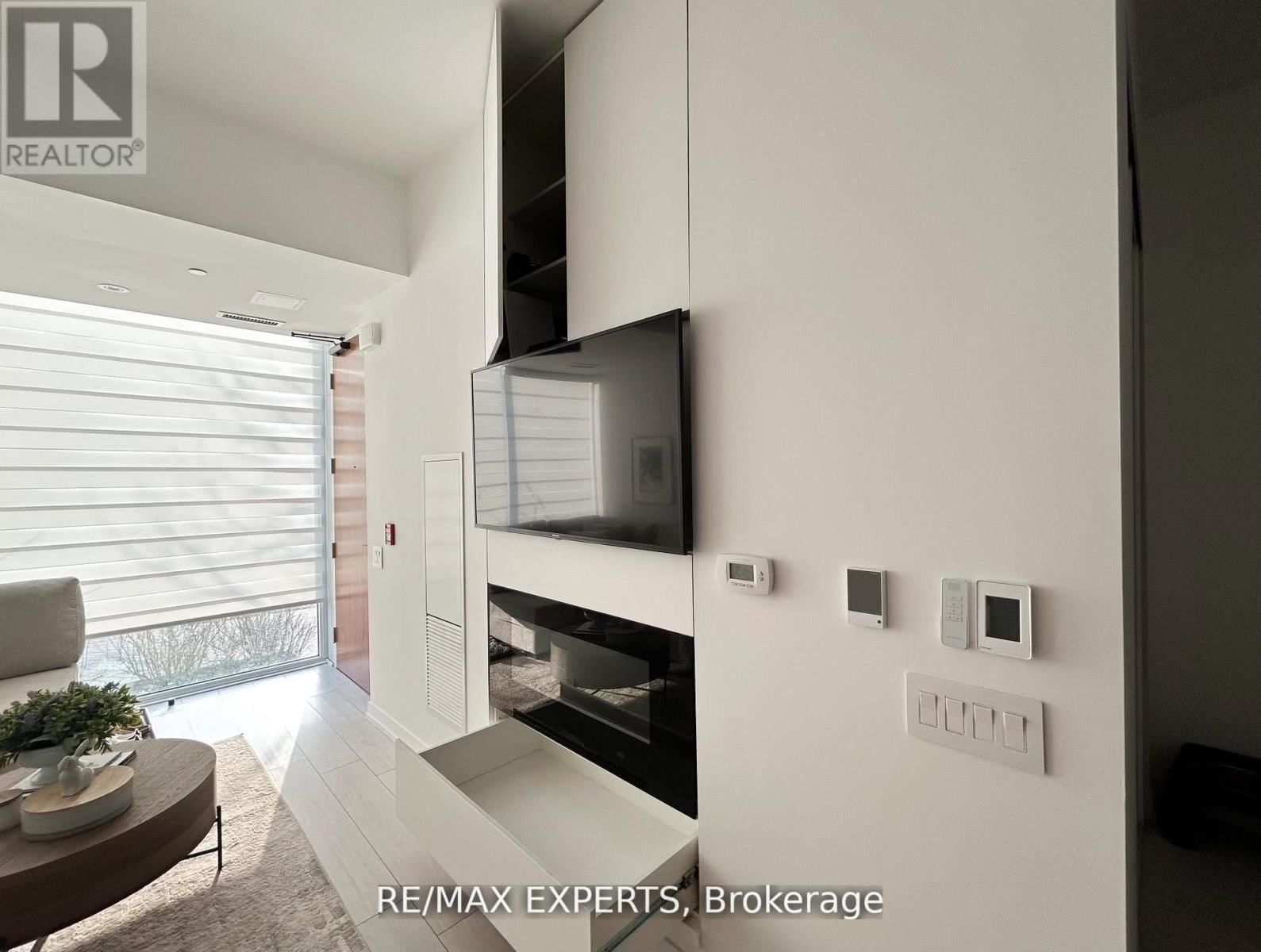 Th05 - 9 BUTTERMILL AVENUE WEST Image 14