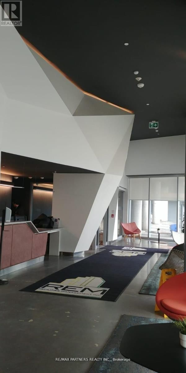 1003 - 10 ROUGE VALLEY W DRIVE Image 11