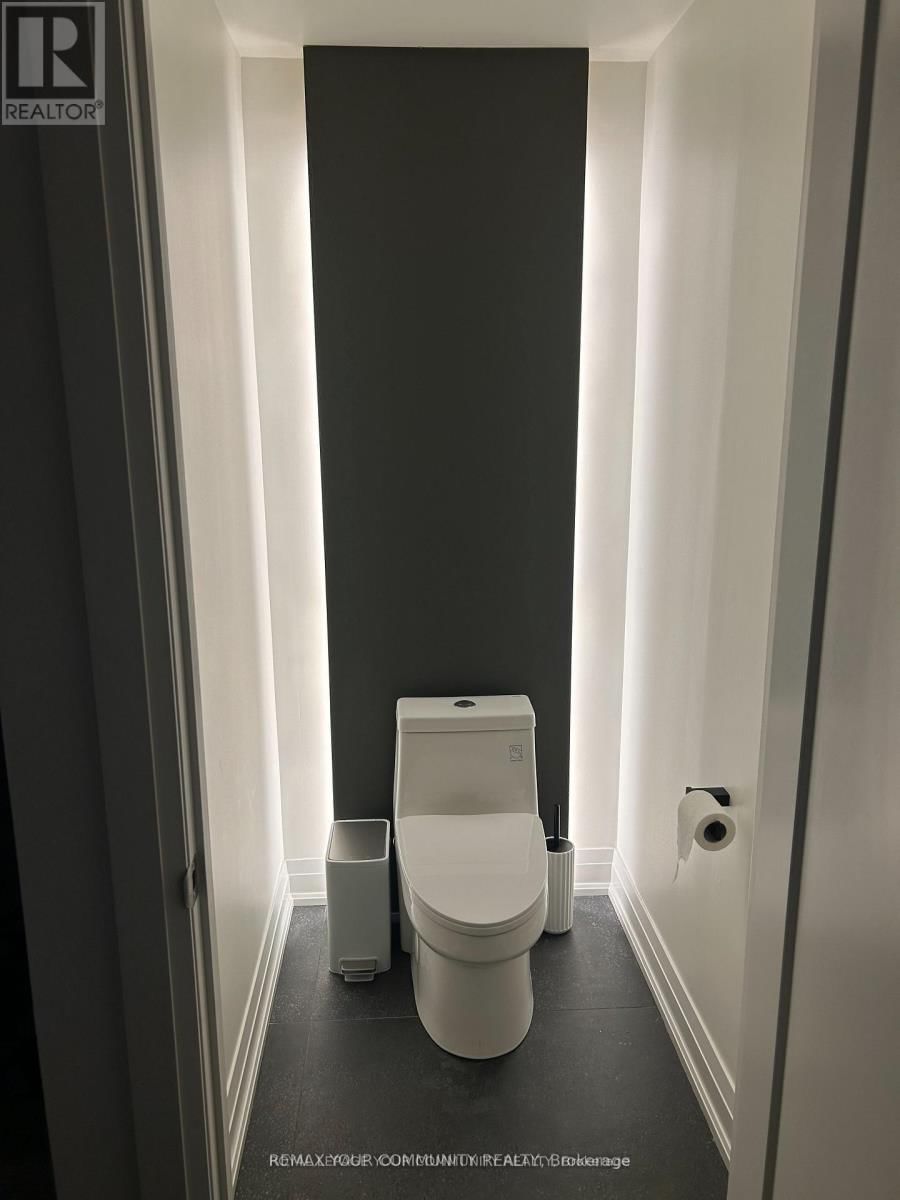 18 THEOBALDS CIRCLE Image 26