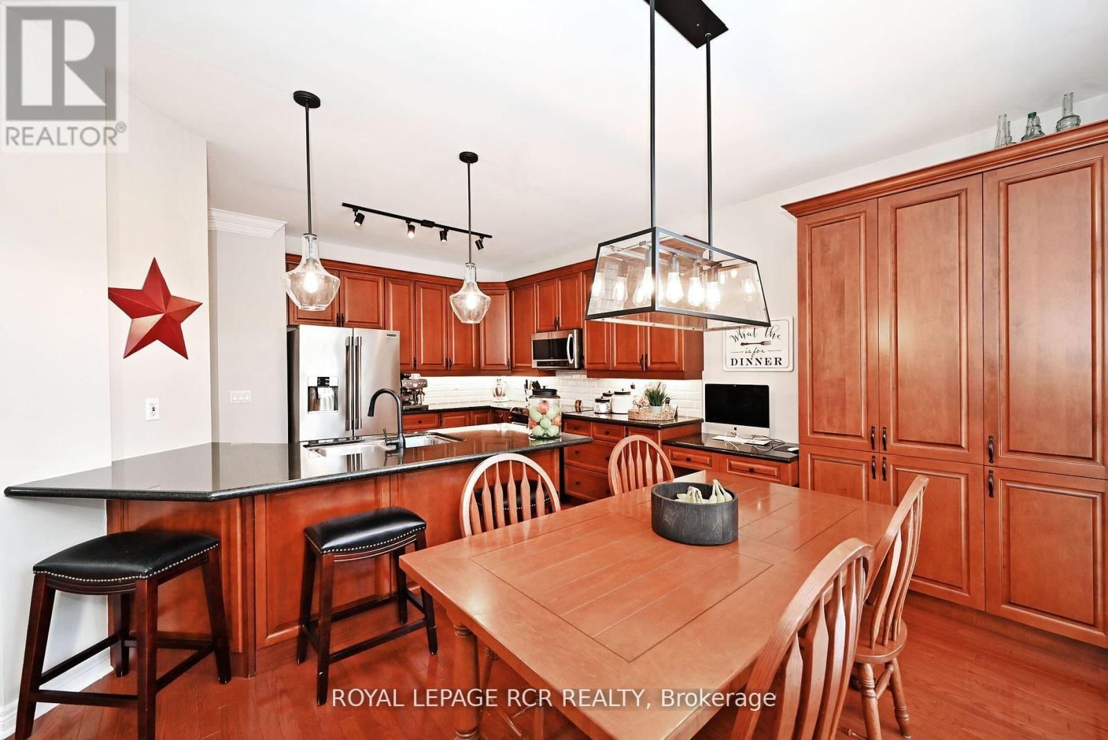 142 REGATTA AVENUE Image 12