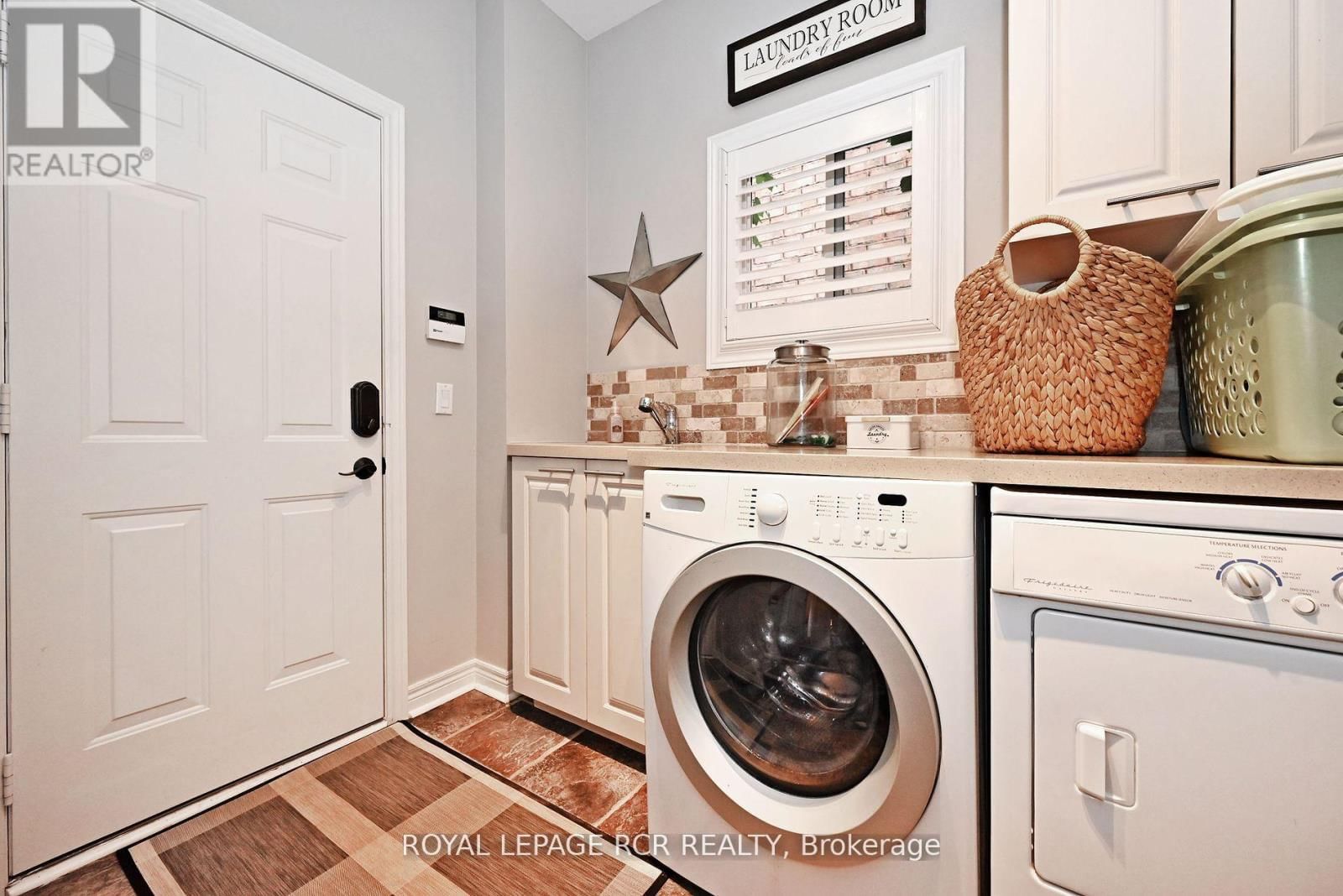 142 REGATTA AVENUE Image 17