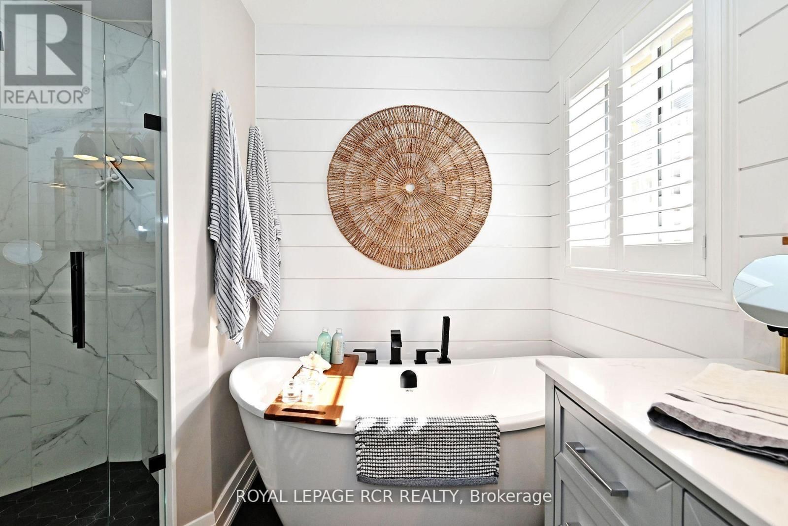 142 REGATTA AVENUE Image 22