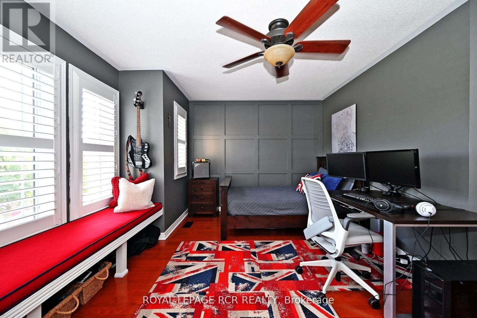 142 REGATTA AVENUE Image 26