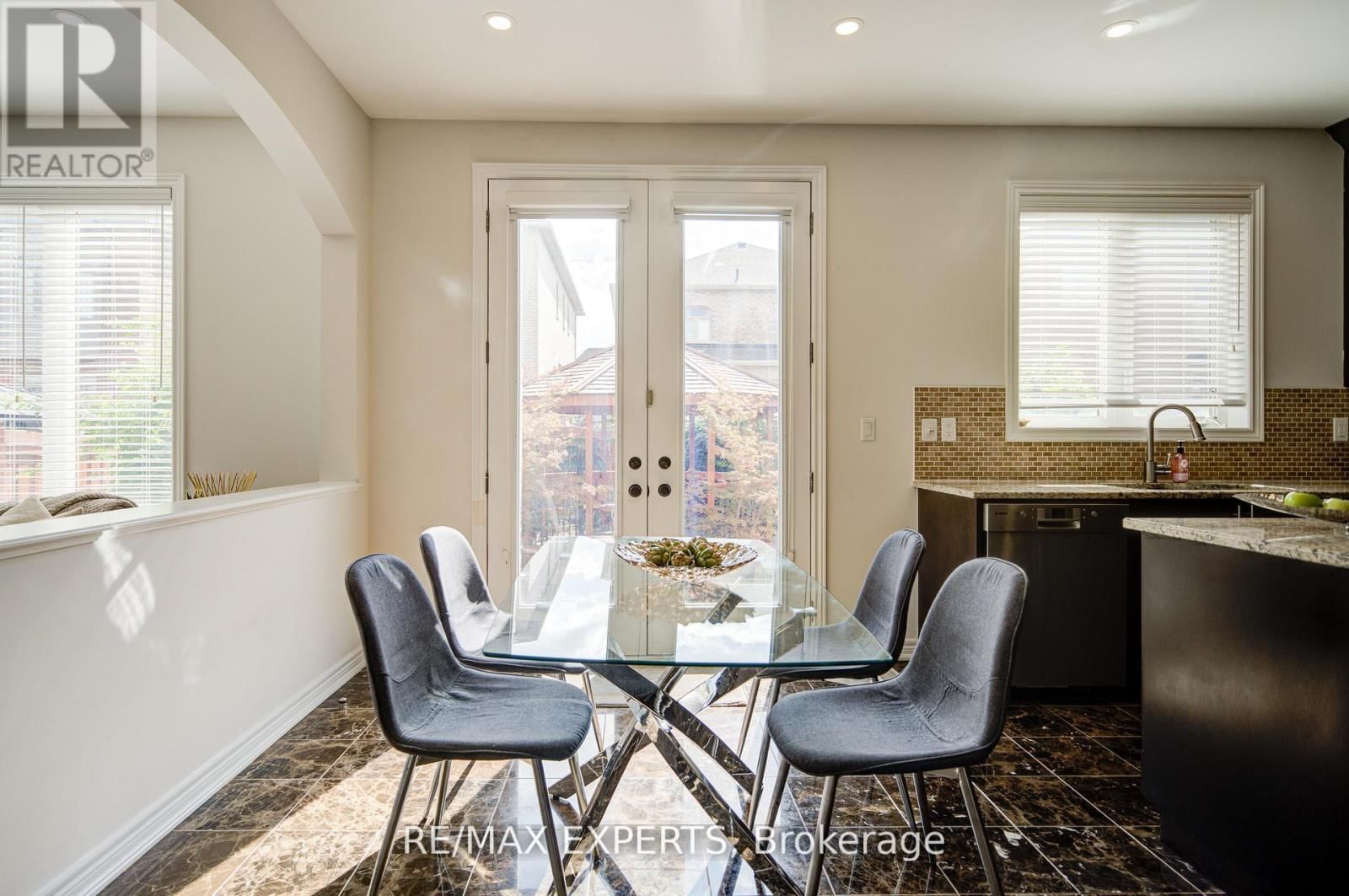 277 CHATFIELD DRIVE SOUTH Image 17