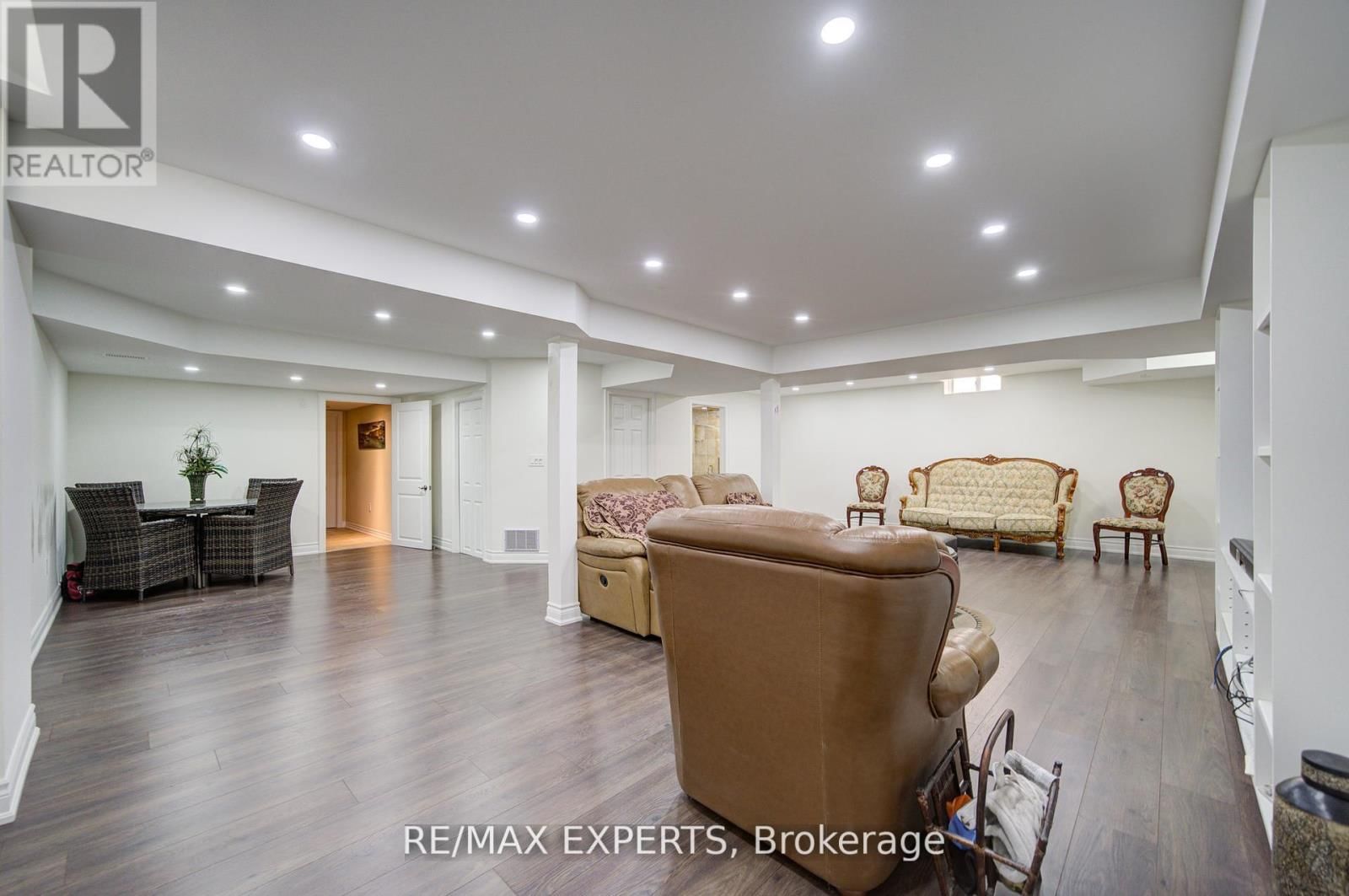 277 CHATFIELD DRIVE SOUTH Image 44