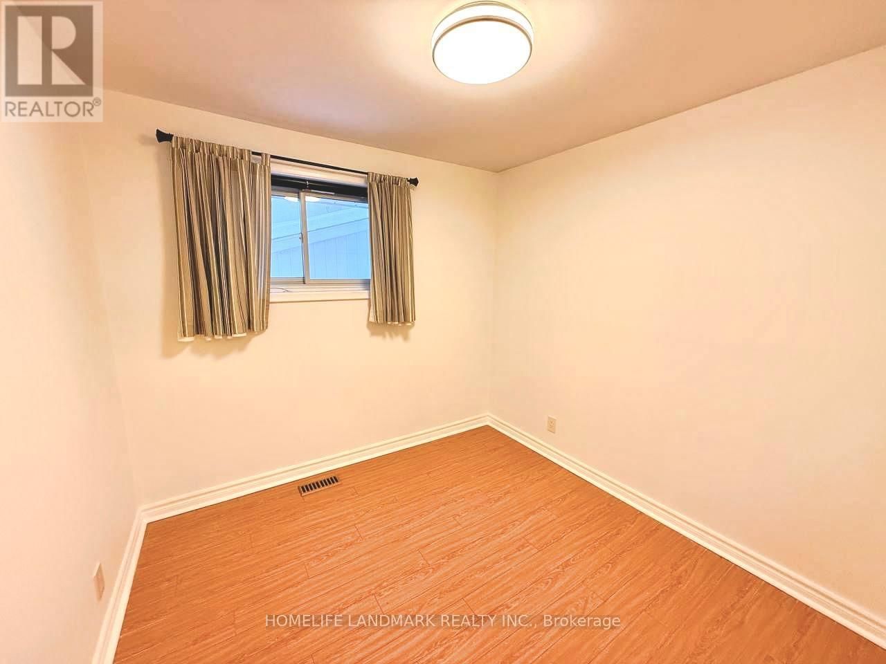 22 KNOWLES CRESCENT Image 10