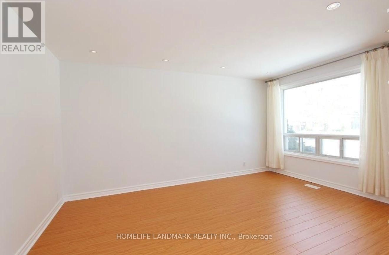 22 KNOWLES CRESCENT Image 8