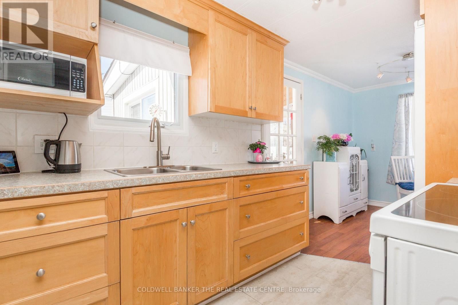 5 BROADWAY AVENUE Image 10