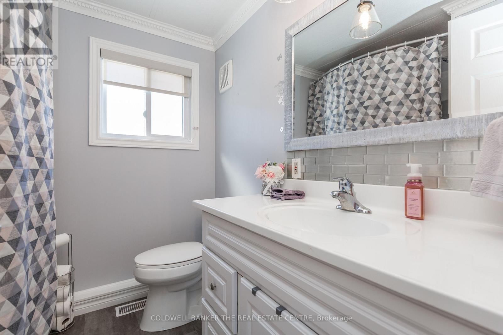 5 BROADWAY AVENUE Image 15