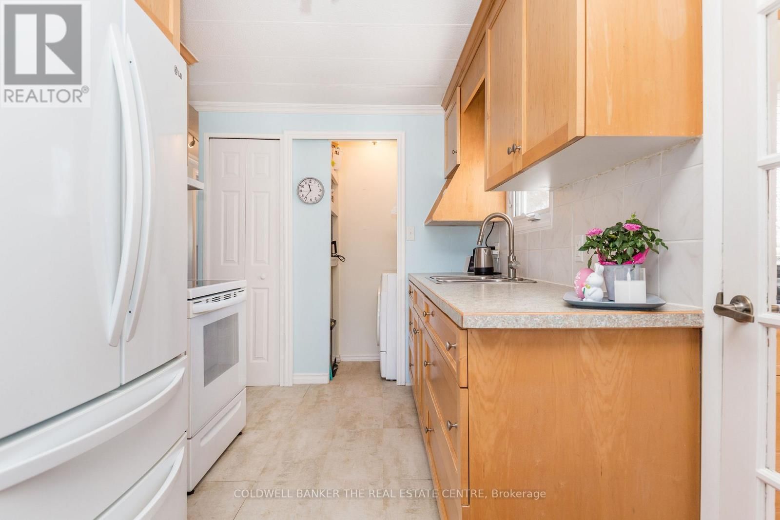 5 BROADWAY AVENUE Image 8