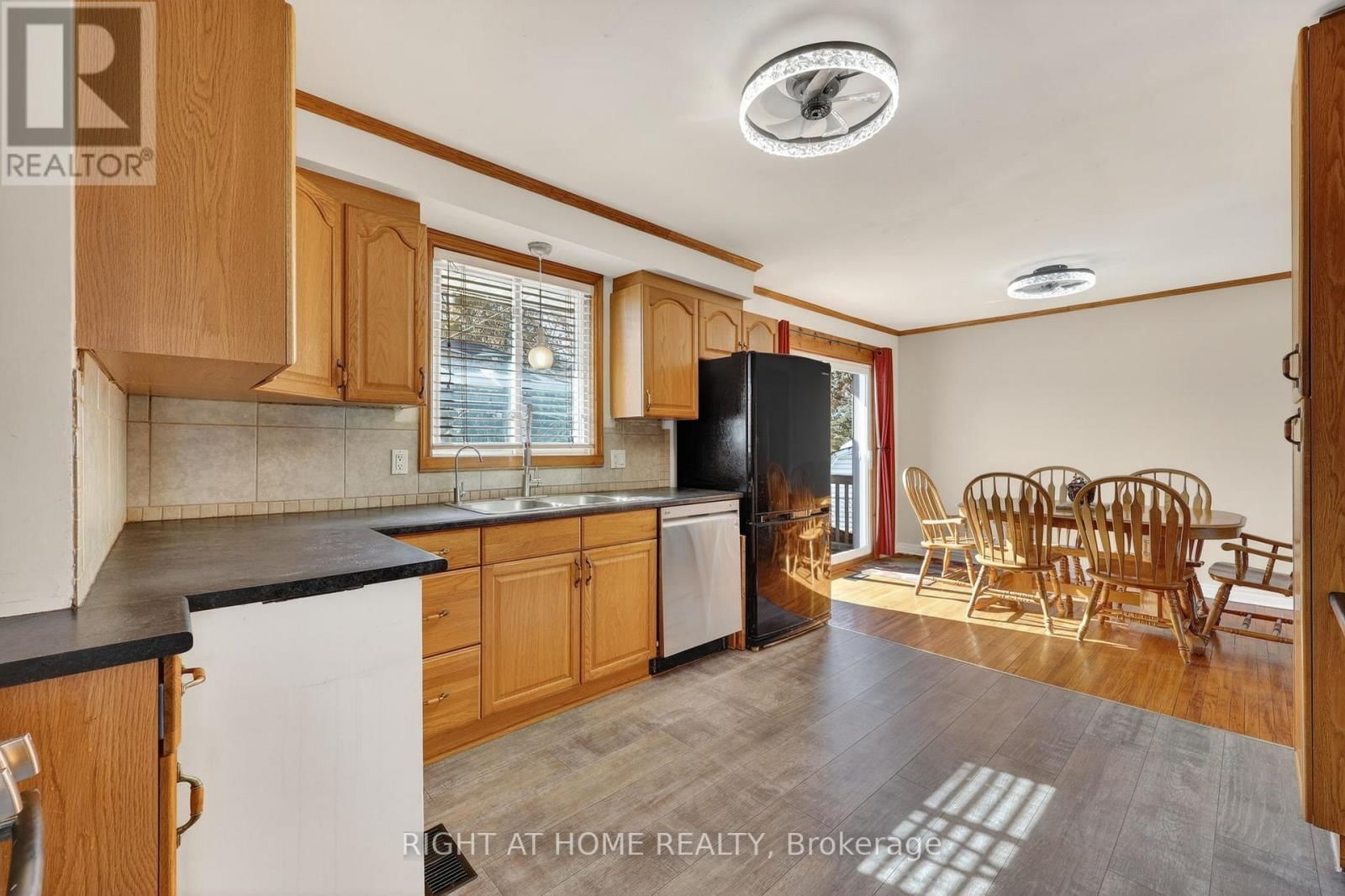 246 CALFORD STREET Image 10