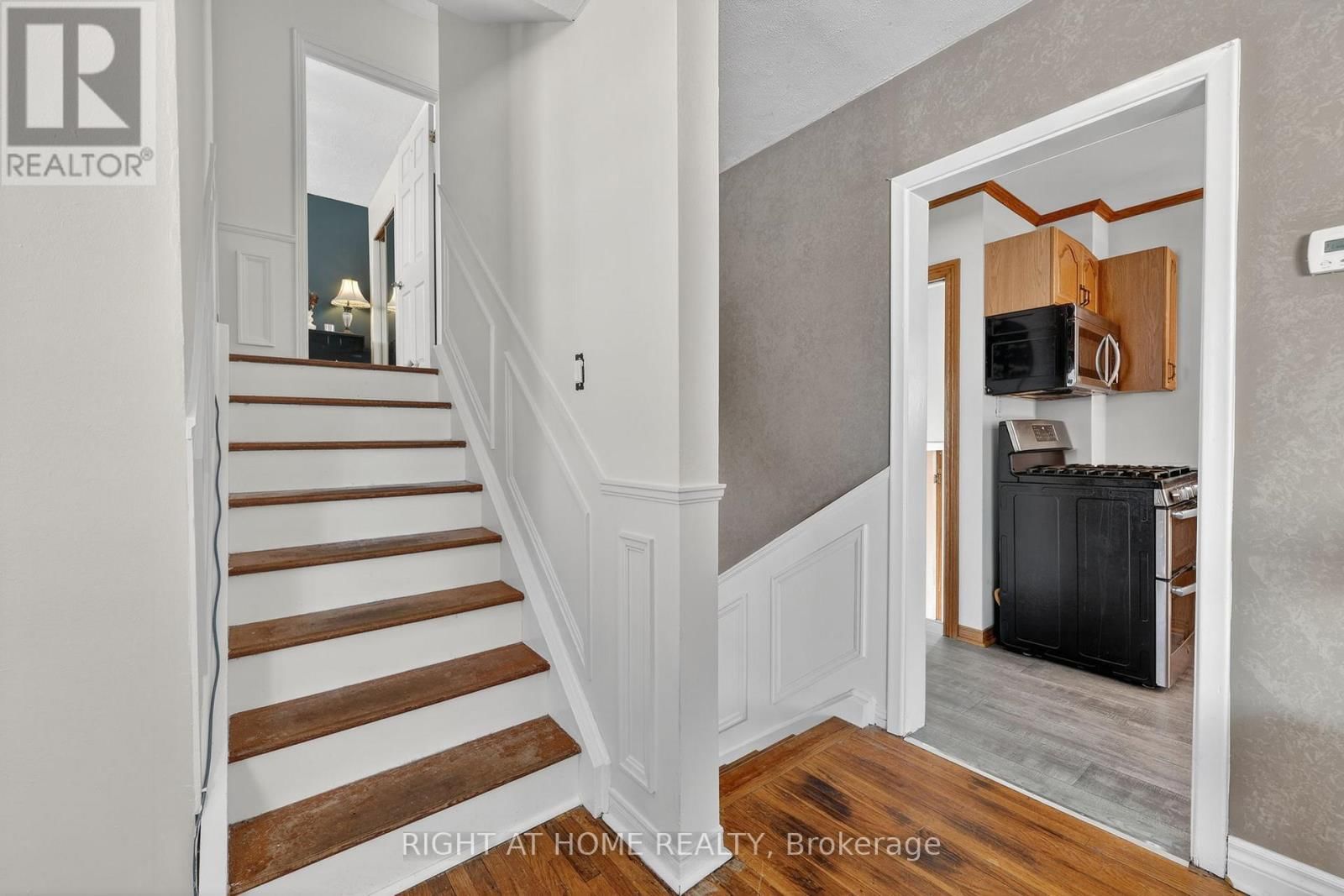 246 CALFORD STREET Image 15