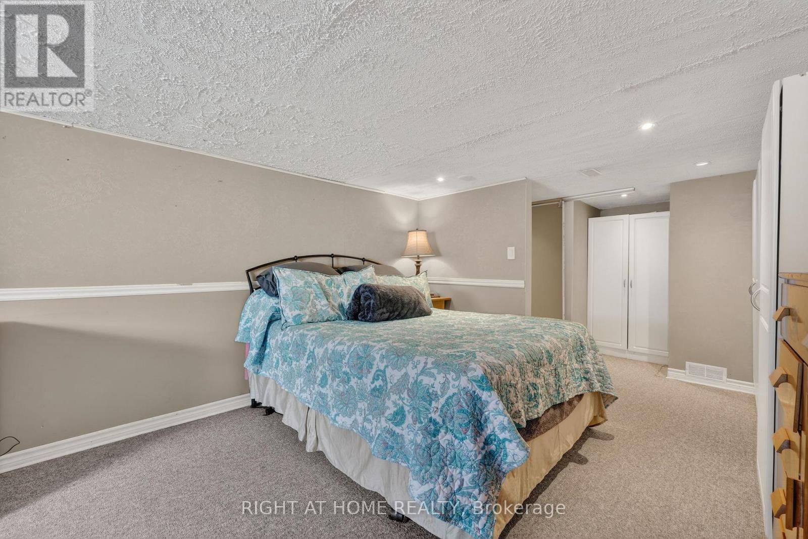 246 CALFORD STREET Image 23