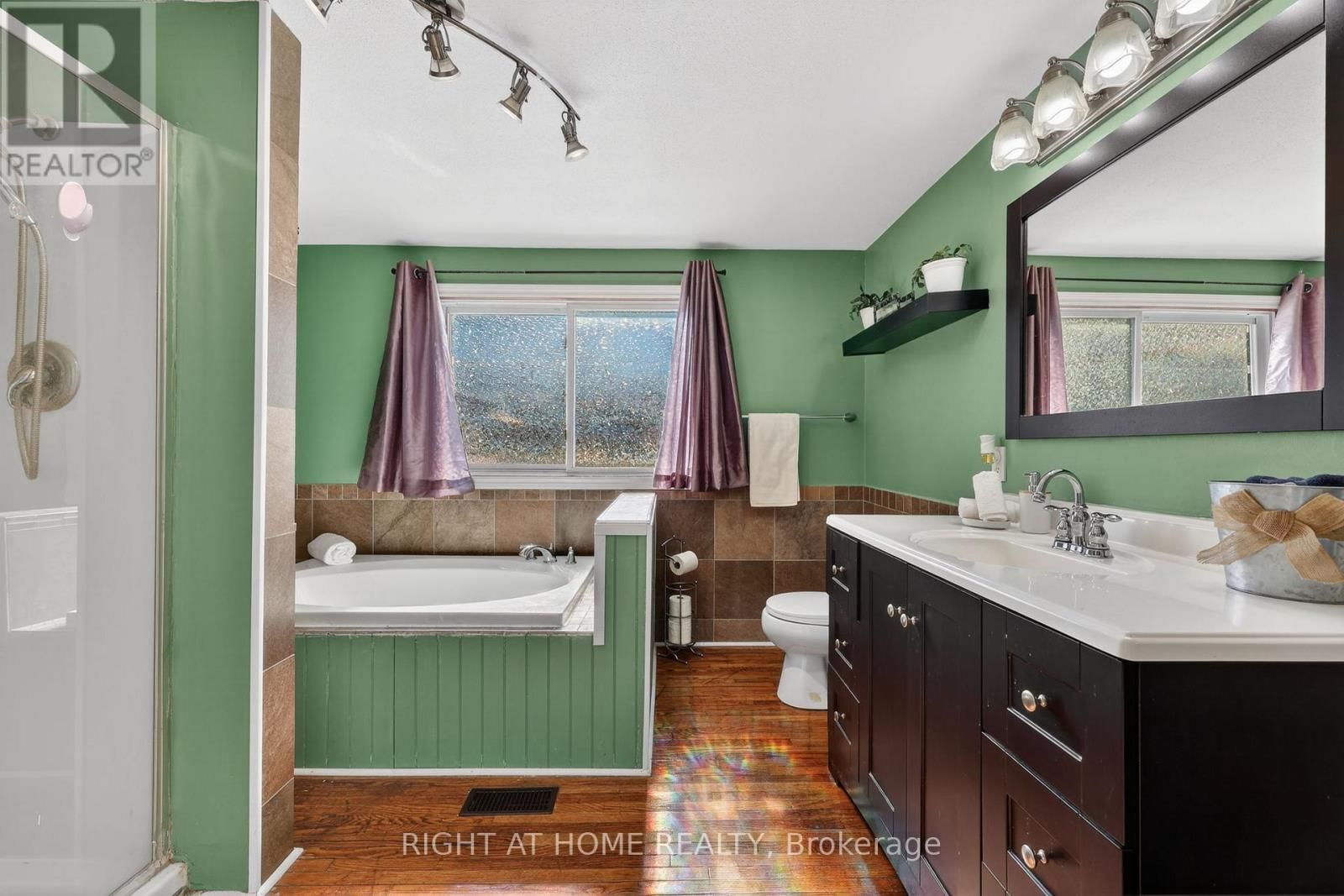 246 CALFORD STREET Image 29