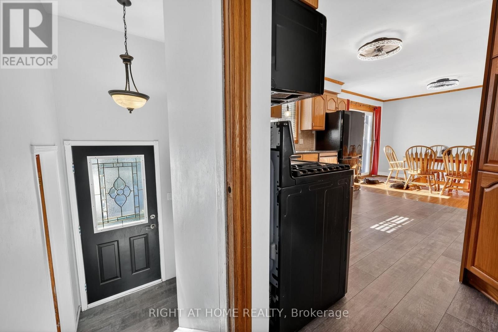 246 CALFORD STREET Image 32