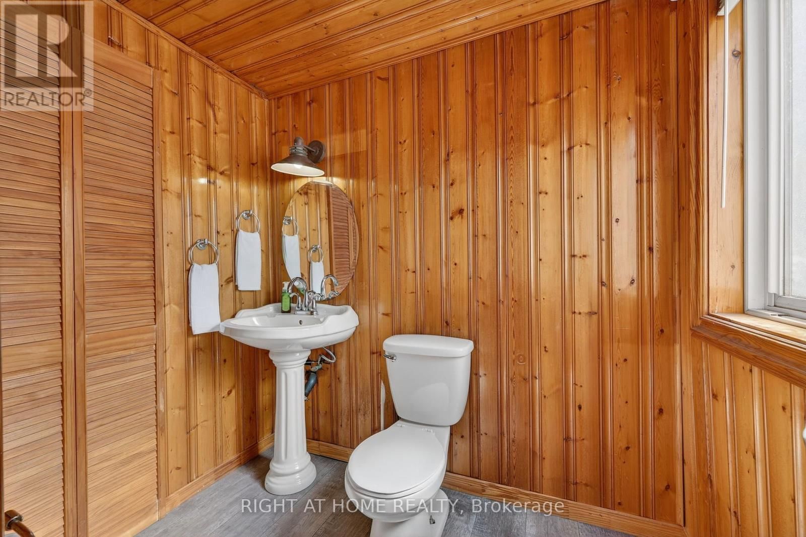 246 CALFORD STREET Image 33