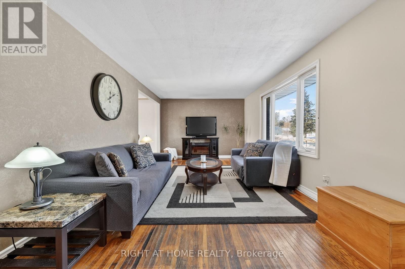 246 CALFORD STREET Image 7