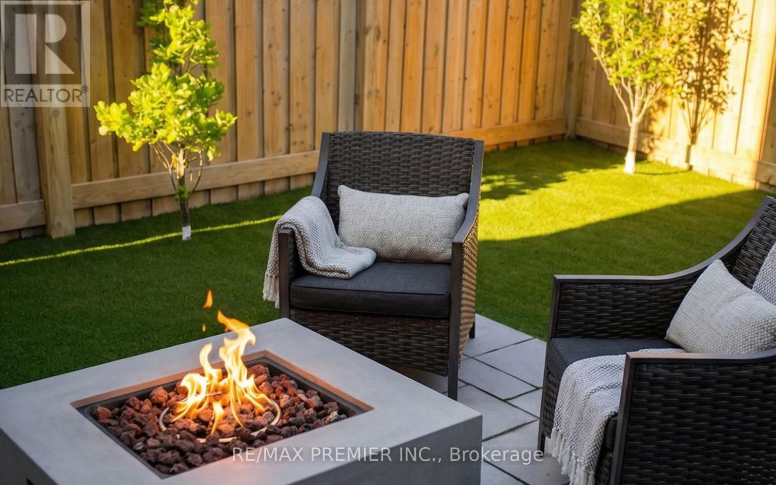 14 KING BOULEVARD Image 45