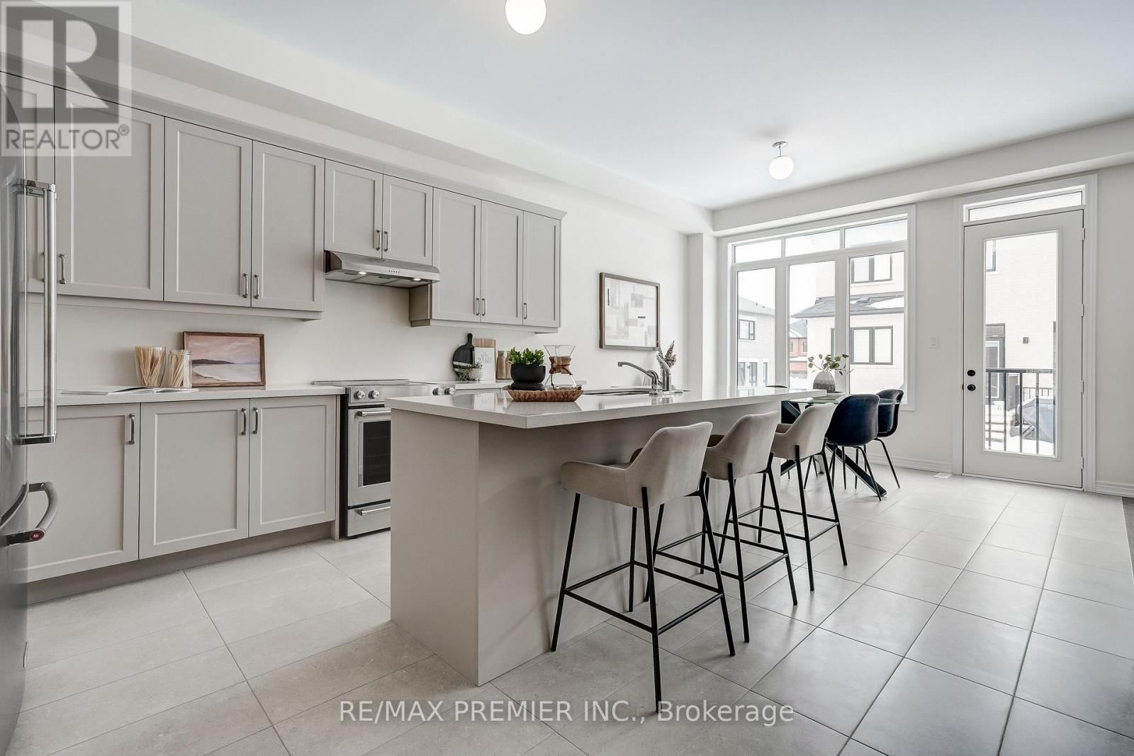 223 FALLHARVEST WAY Image 11