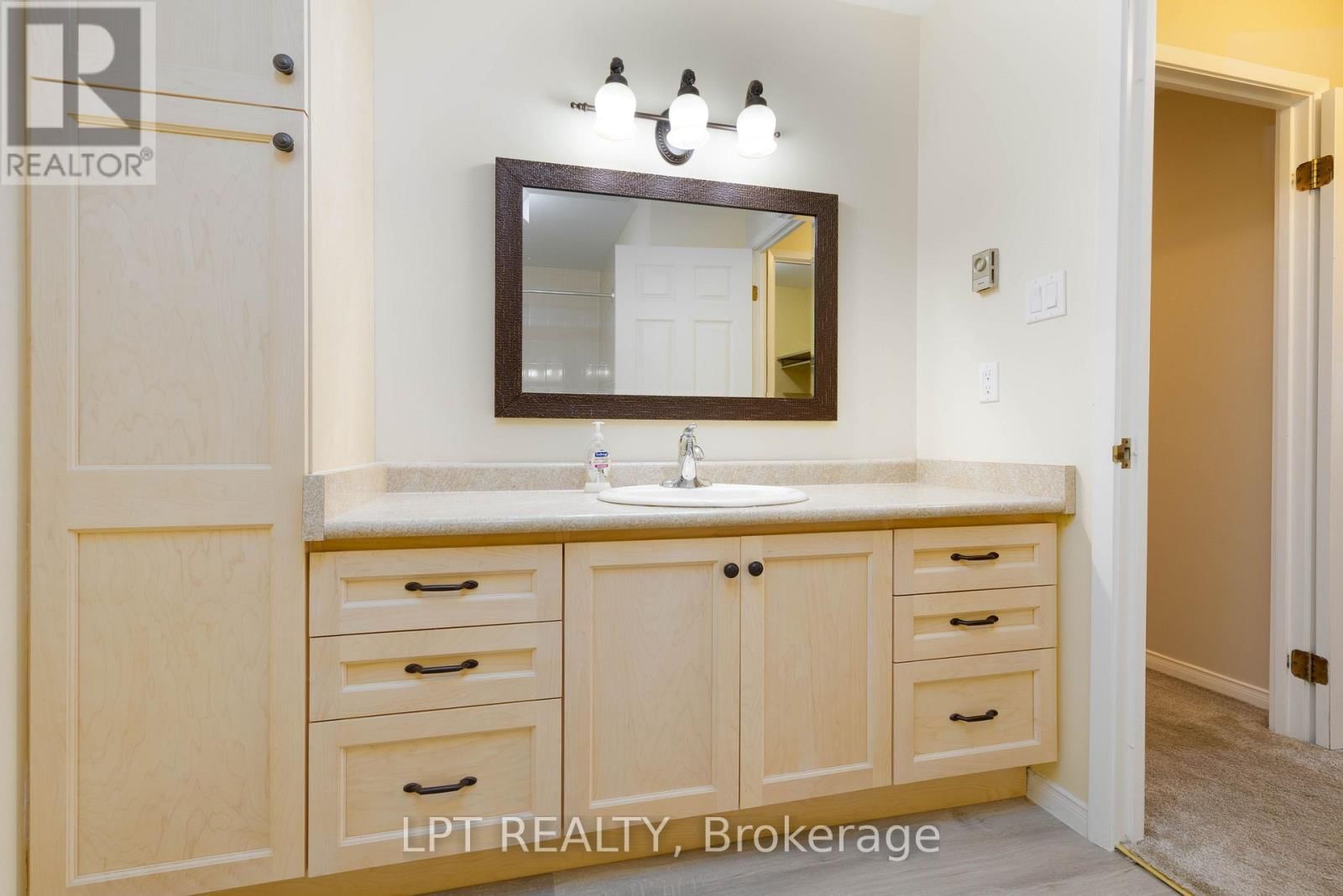 309 - 111 GREW BOULEVARD Image 16