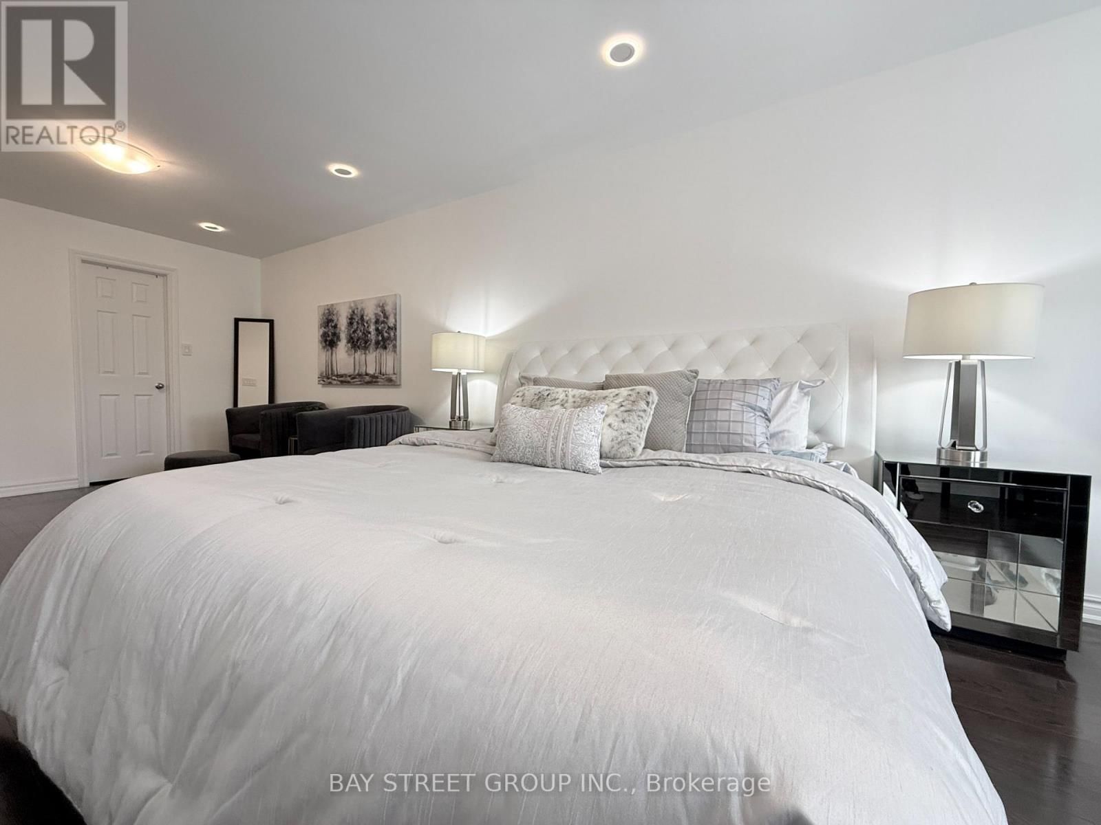 212 RISEBROUGH CIRCUIT Image 22