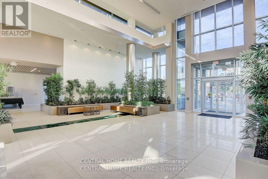 911A - 9608 YONGE STREET Image 4