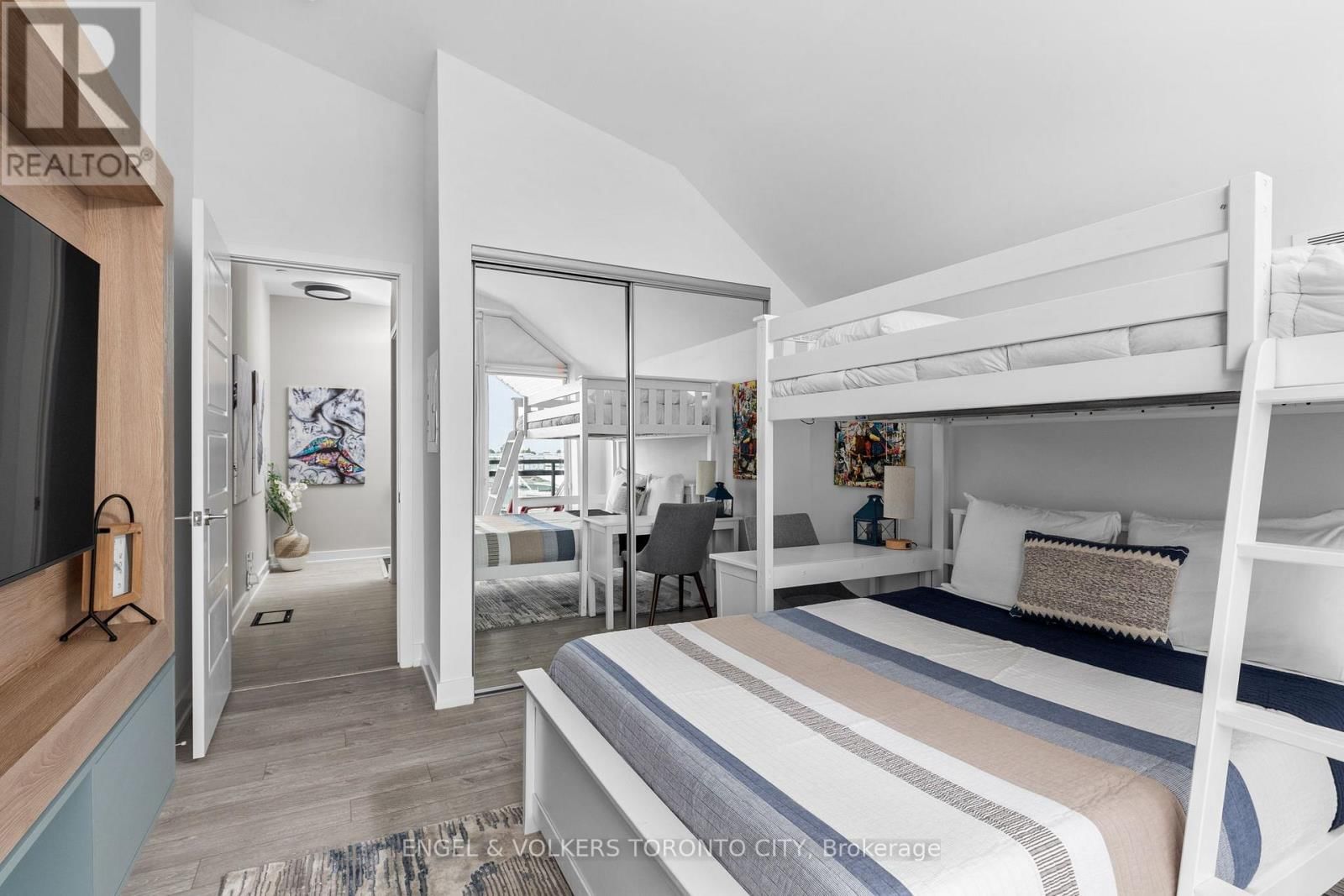 110 - 317 BROWARD WAY Image 19