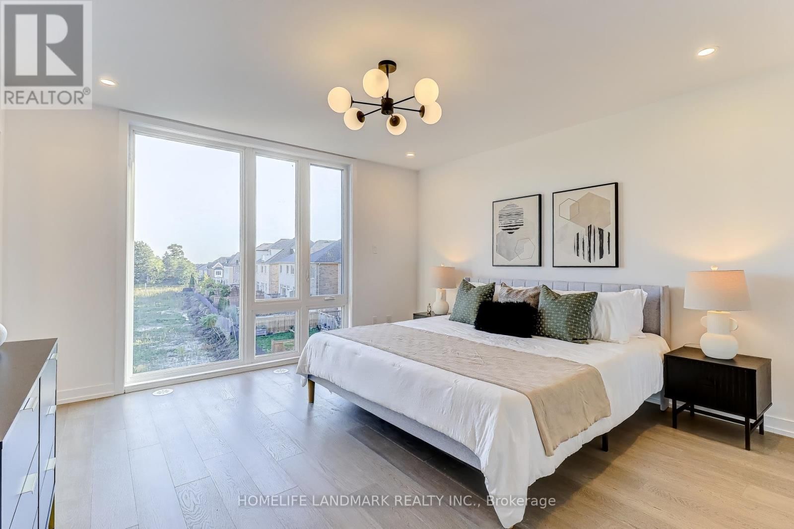 31 BANCROFT LANE Image 13