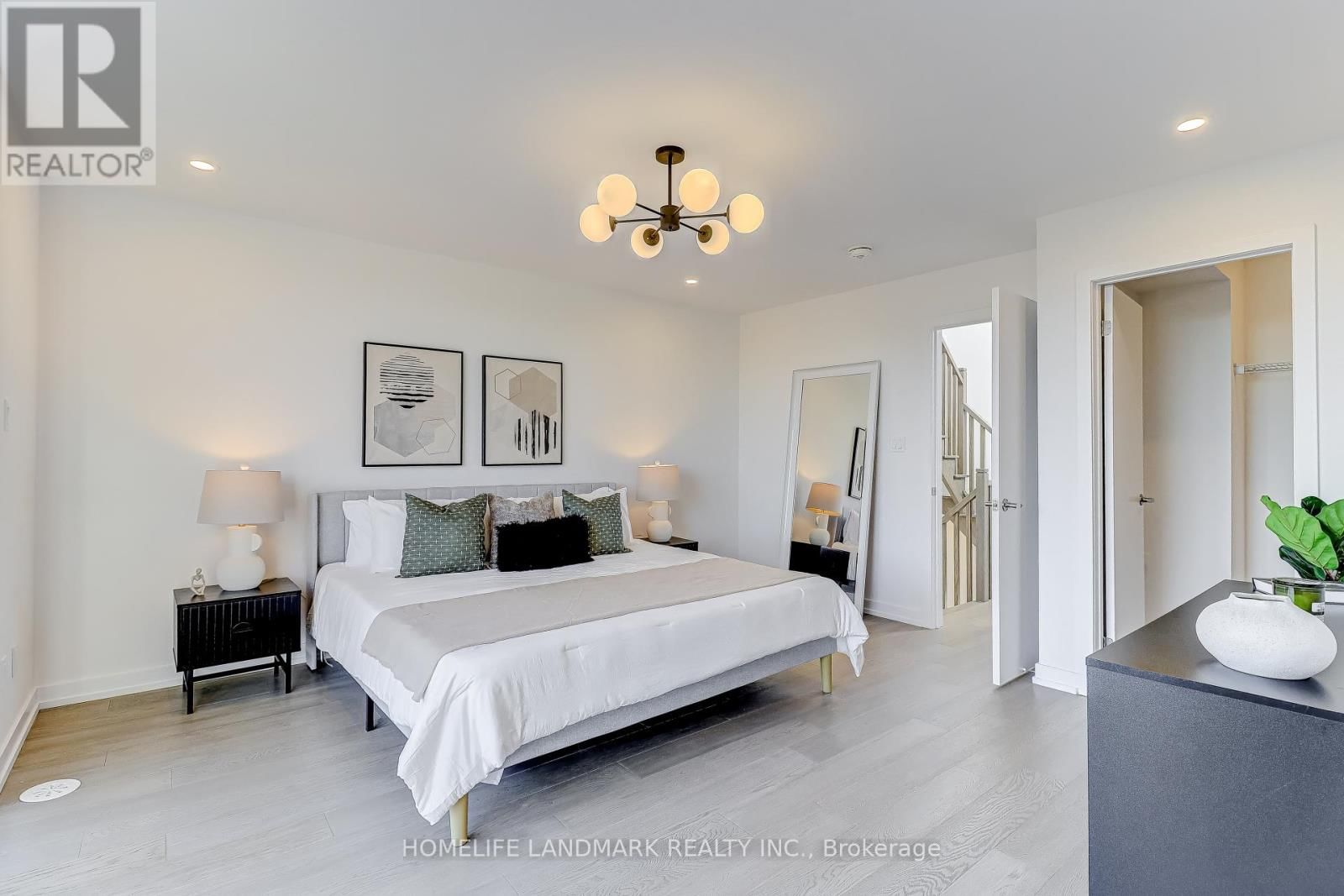 31 BANCROFT LANE Image 15