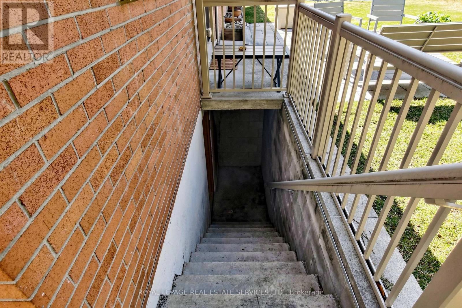 219 GRANDVIEW AVENUE Image 42