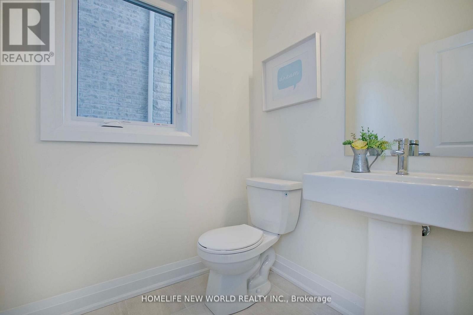 240 SEGUIN STREET NORTH Image 10