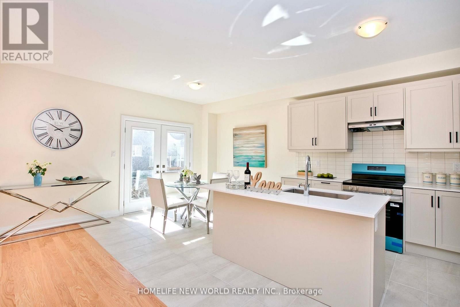 240 SEGUIN STREET NORTH Image 15