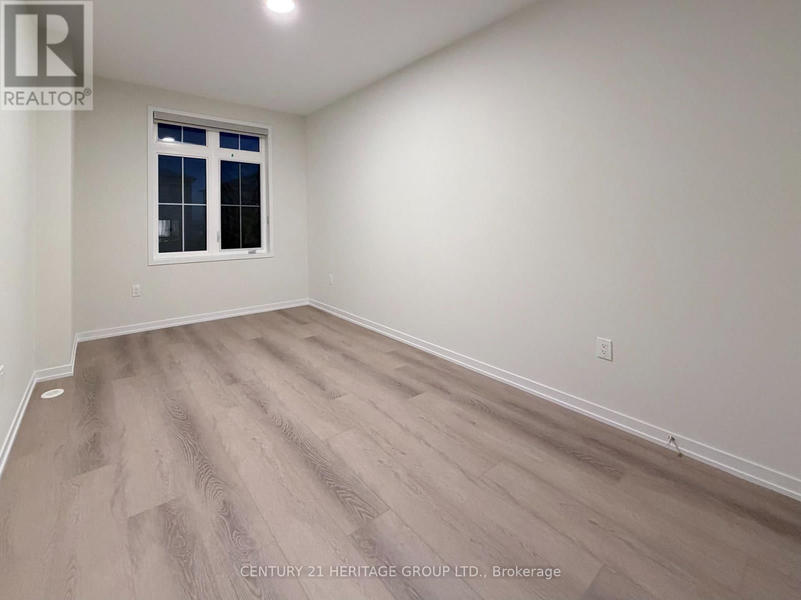 6 HELMKAY AVENUE Image 12