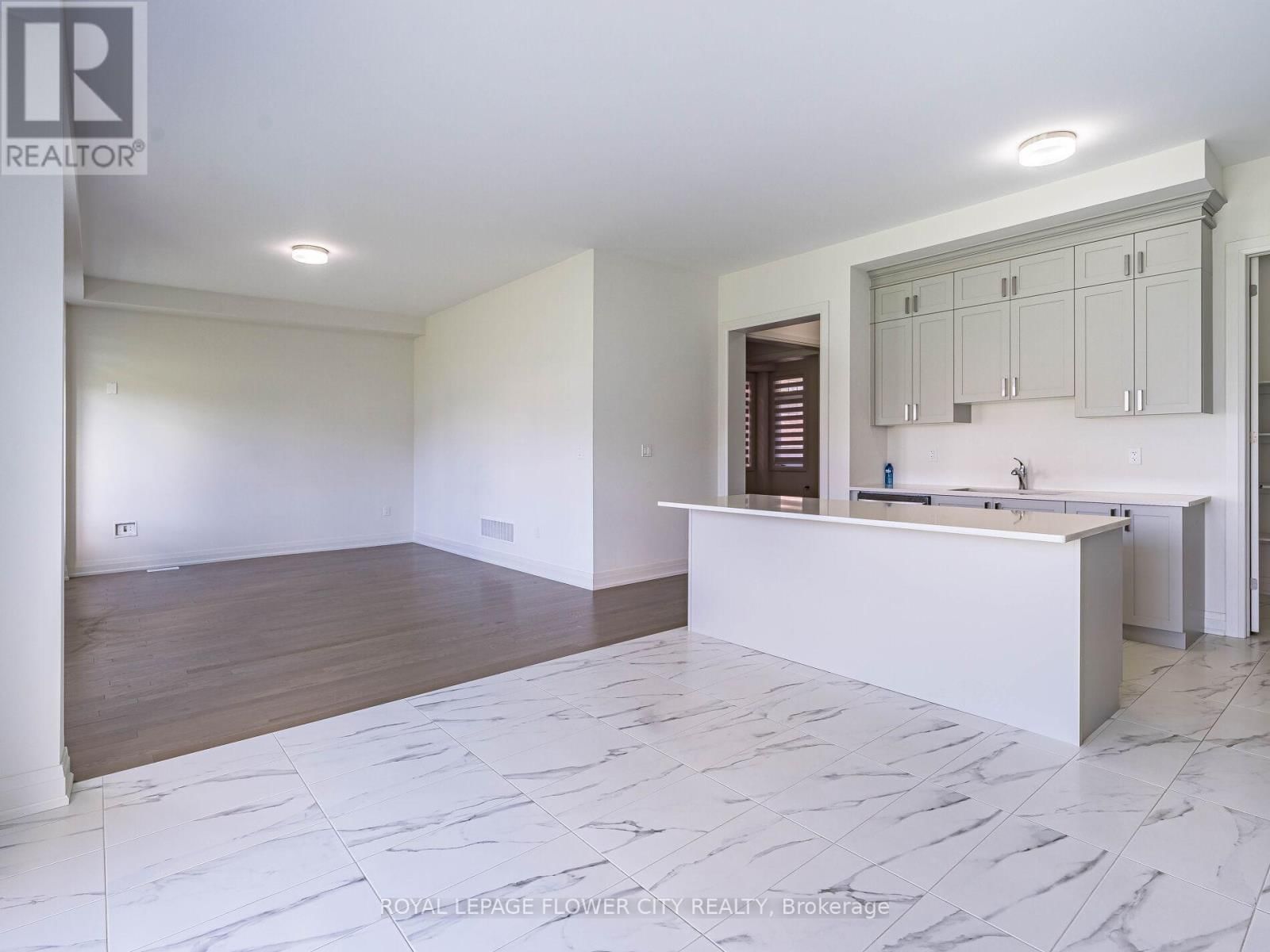 26 HUMMINGBIRD GROVE Image 20