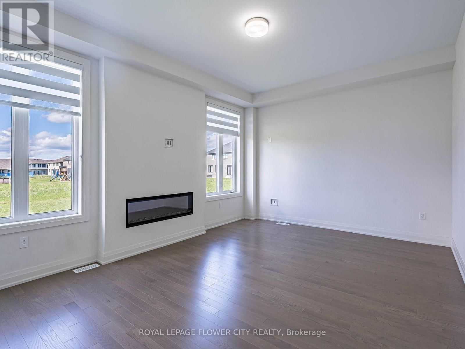 26 HUMMINGBIRD GROVE Image 22