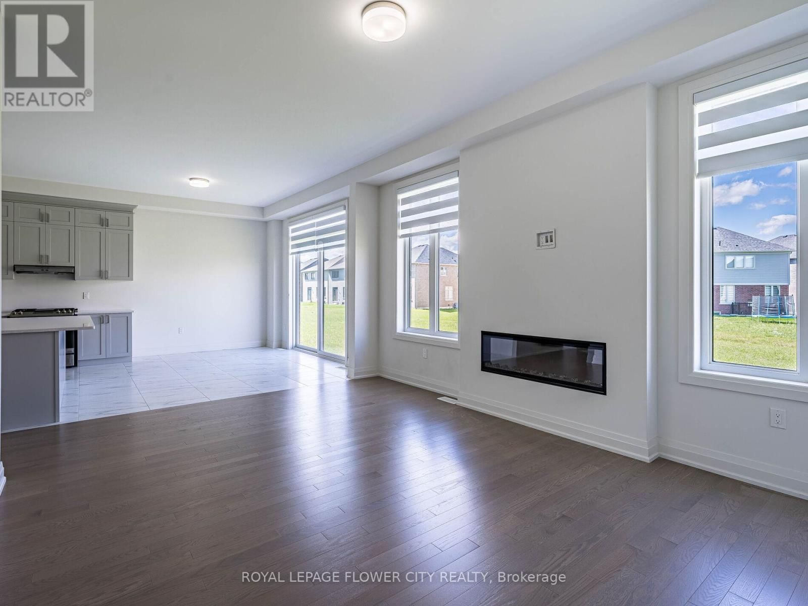 26 HUMMINGBIRD GROVE Image 24