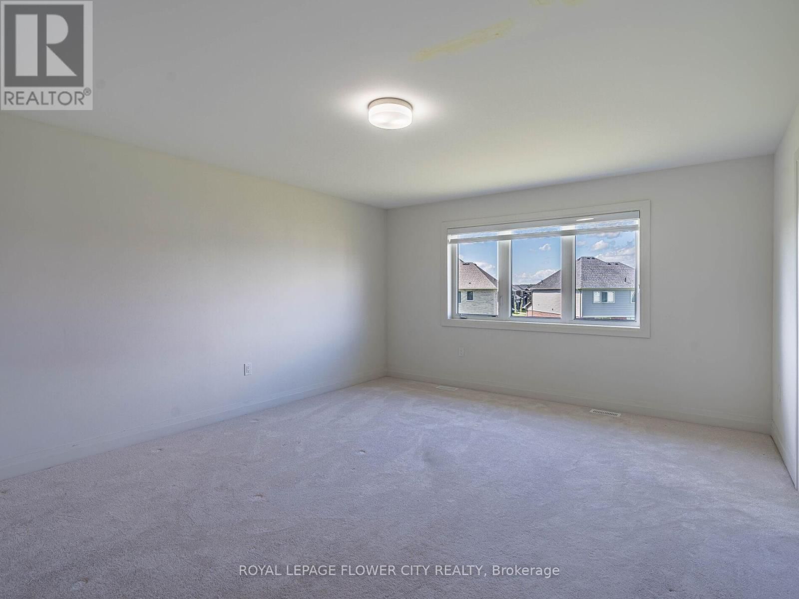 26 HUMMINGBIRD GROVE Image 27