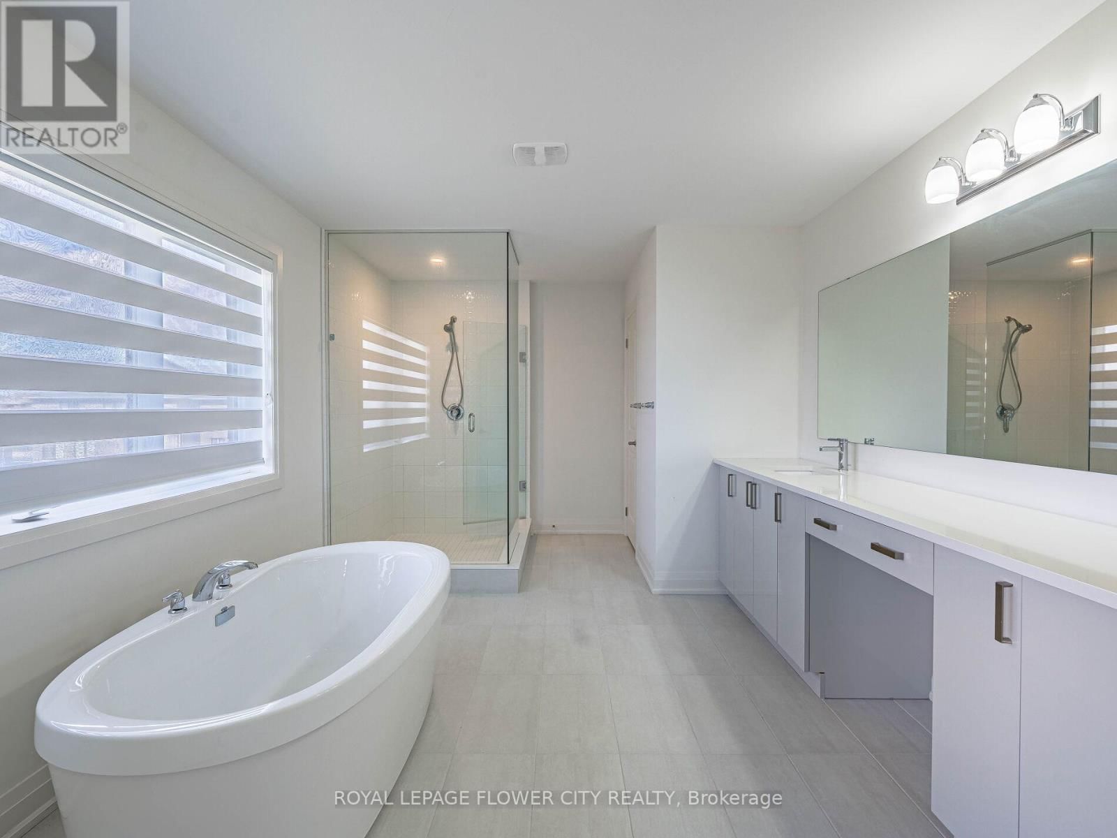 26 HUMMINGBIRD GROVE Image 31