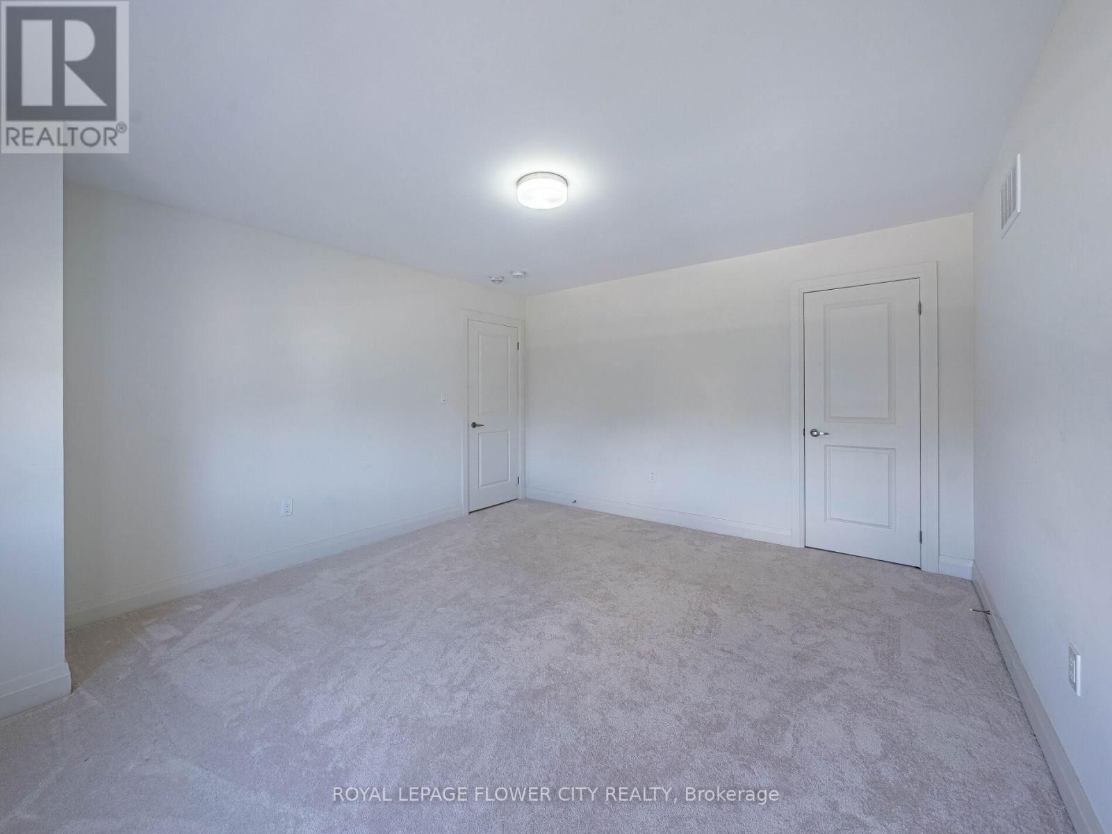 26 HUMMINGBIRD GROVE Image 37