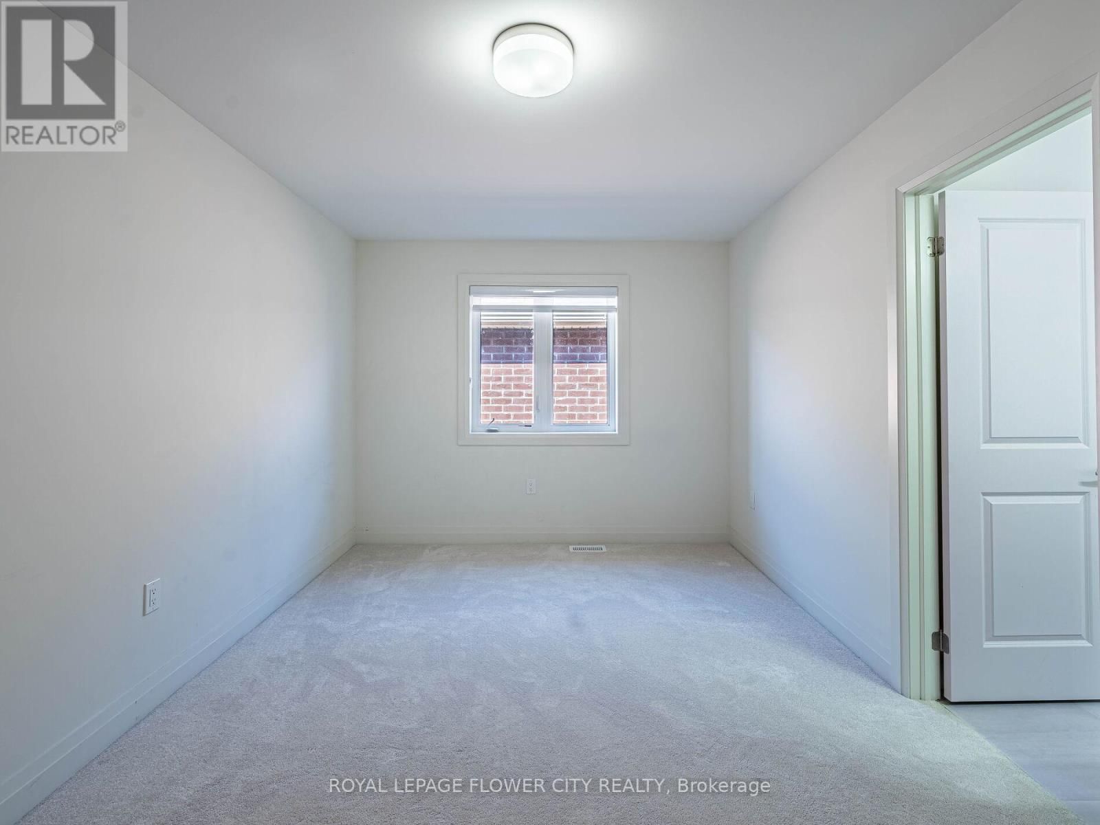 26 HUMMINGBIRD GROVE Image 43