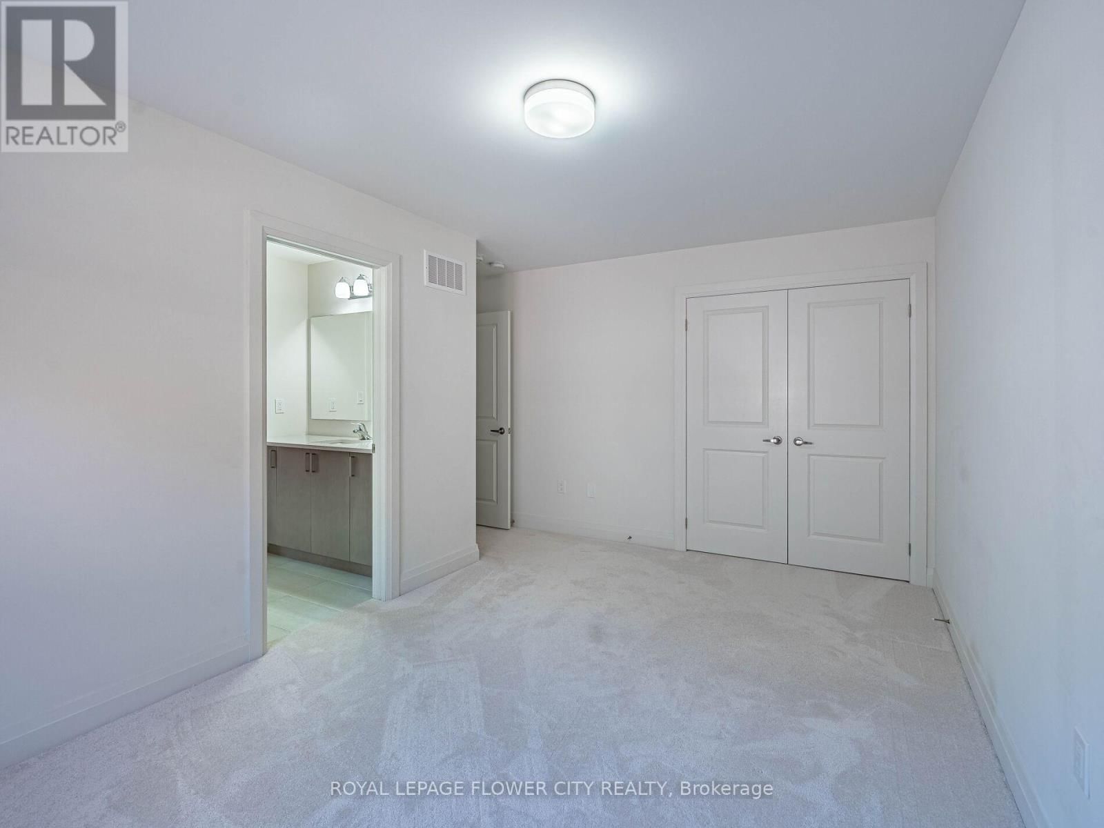 26 HUMMINGBIRD GROVE Image 44